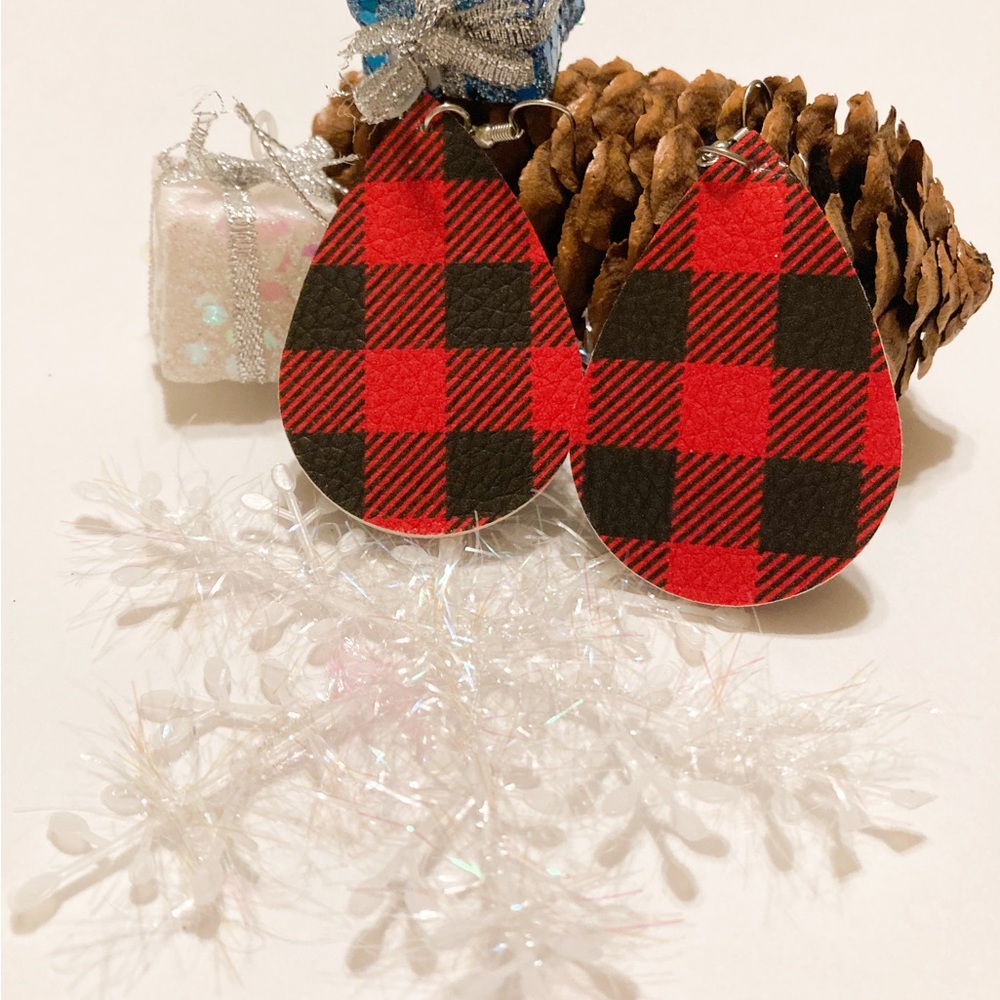 HONEY AND ROSES Women's Valentine's Day Plaid Earrings, Great Jewelry Gifts! - Picture 4 of 5